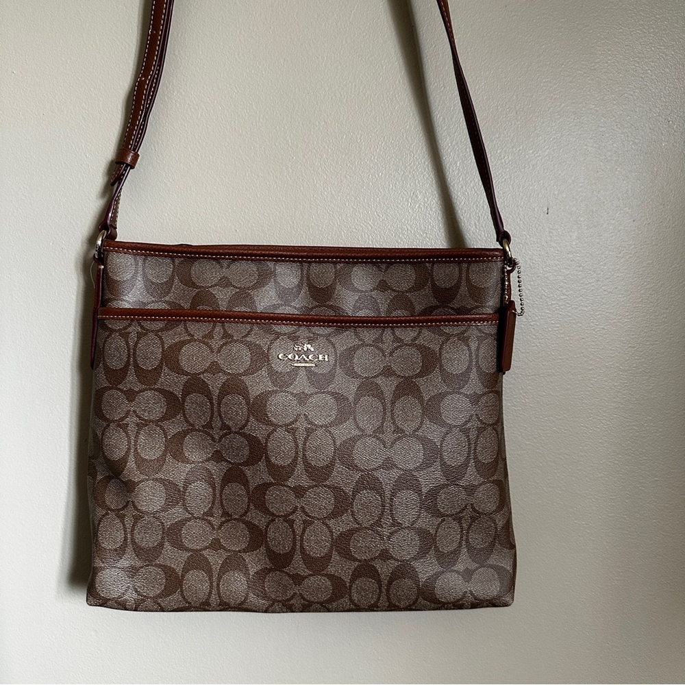 NWT Coach Signature File Messenger Crossbody Bag